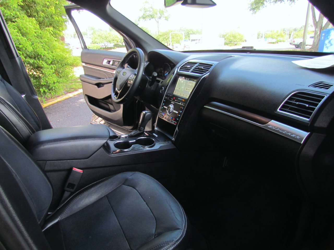 Used 2018 Ford Explorer Limited w/ Equipment Group 301A image 19