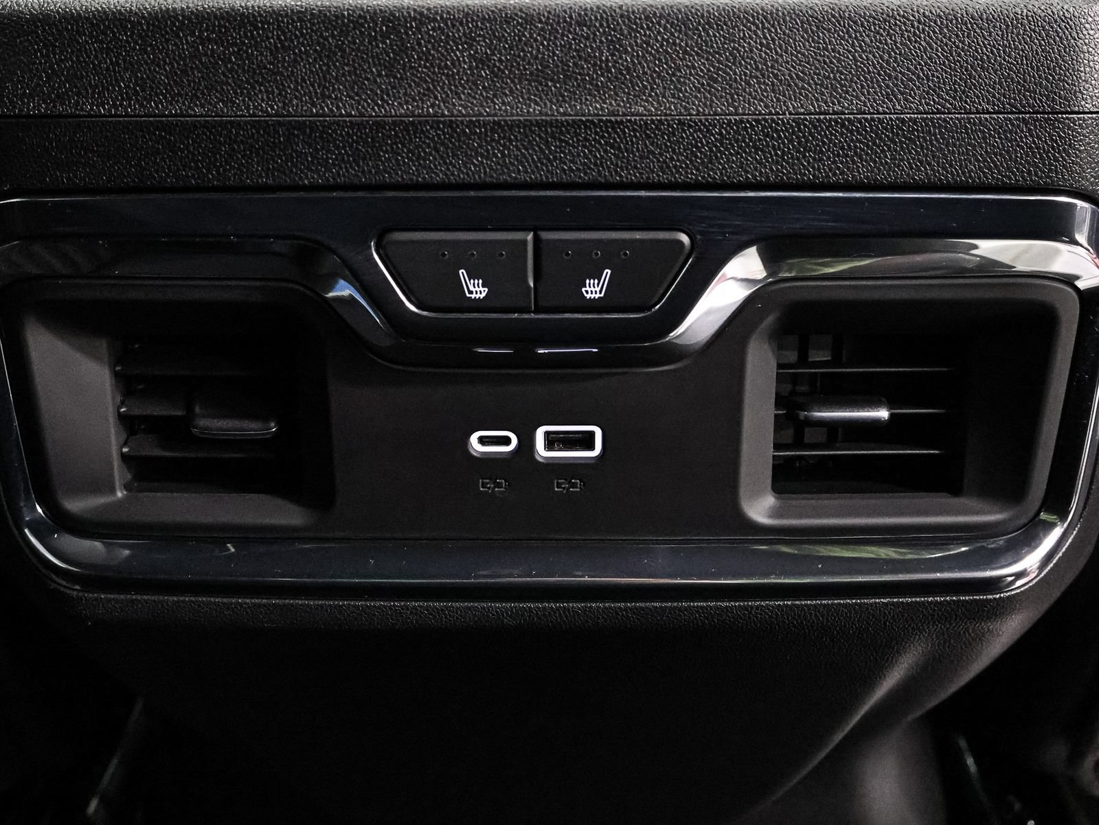 Certified 2025 GMC Sierra 2500 Denali Ultimate AWD/4WD image 28
