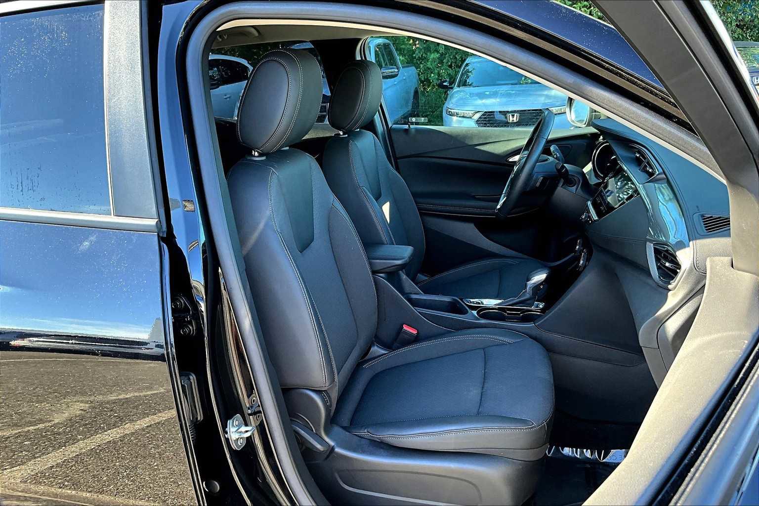 Used 2023 Buick Encore GX Preferred w/ Cold Weather Comfort Package image 8