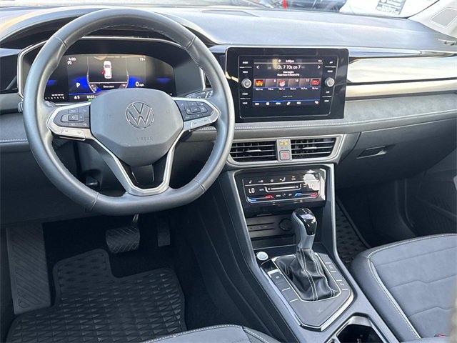 Used 2025 Volkswagen Taos SE image 6
