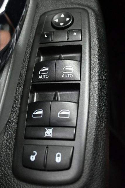 Used 2021 RAM 1500 Classic SLT AWD/4WD image 25