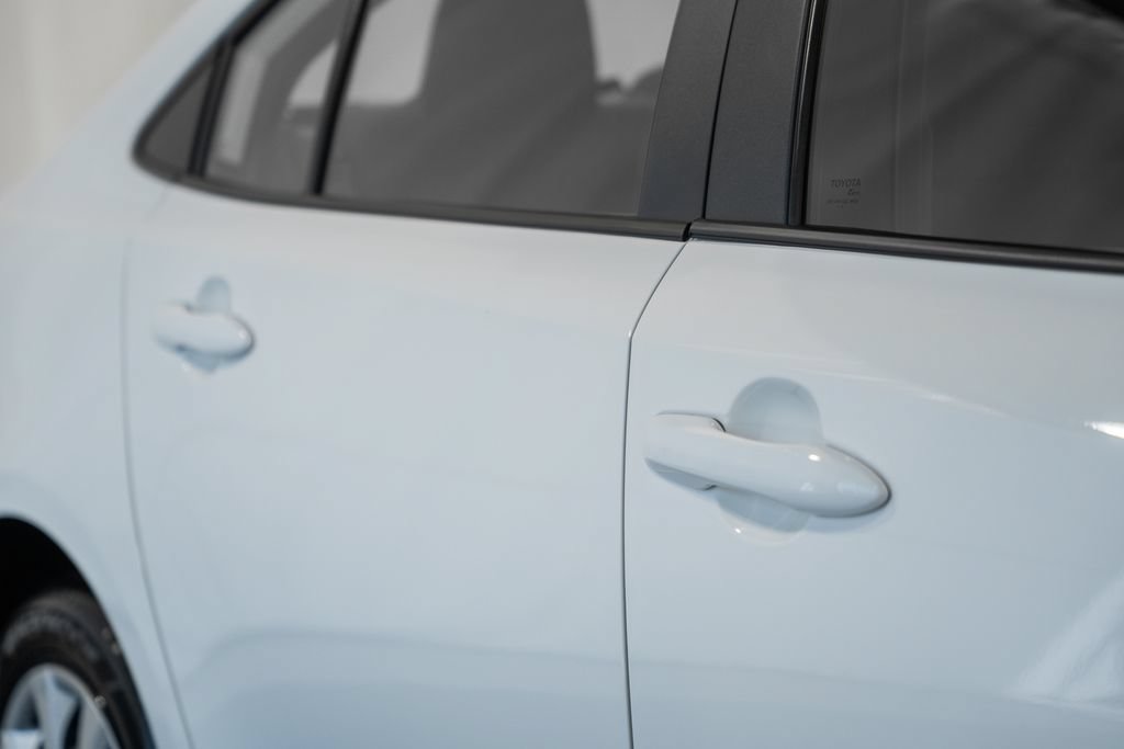 Used 2025 Toyota Corolla LE FWD image 13