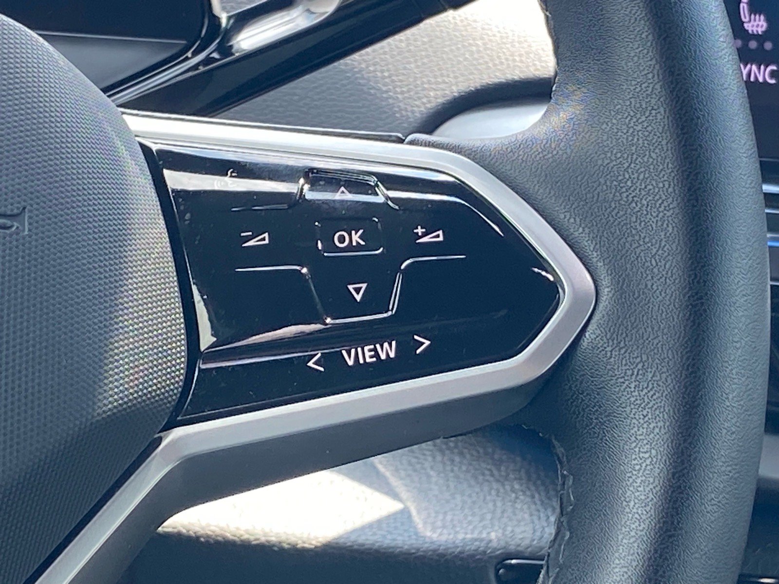 Certified 2023 Volkswagen ID.4 Pro RWD image 7