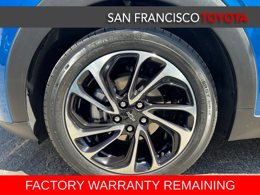 Used 2022 Chevrolet Bolt EUV Premier w/ Sun & Sound Package FWD image 9