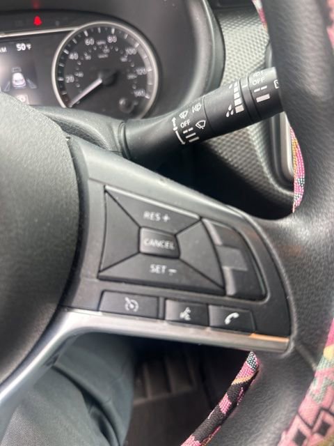 Used 2018 Nissan Kicks SV FWD image 11