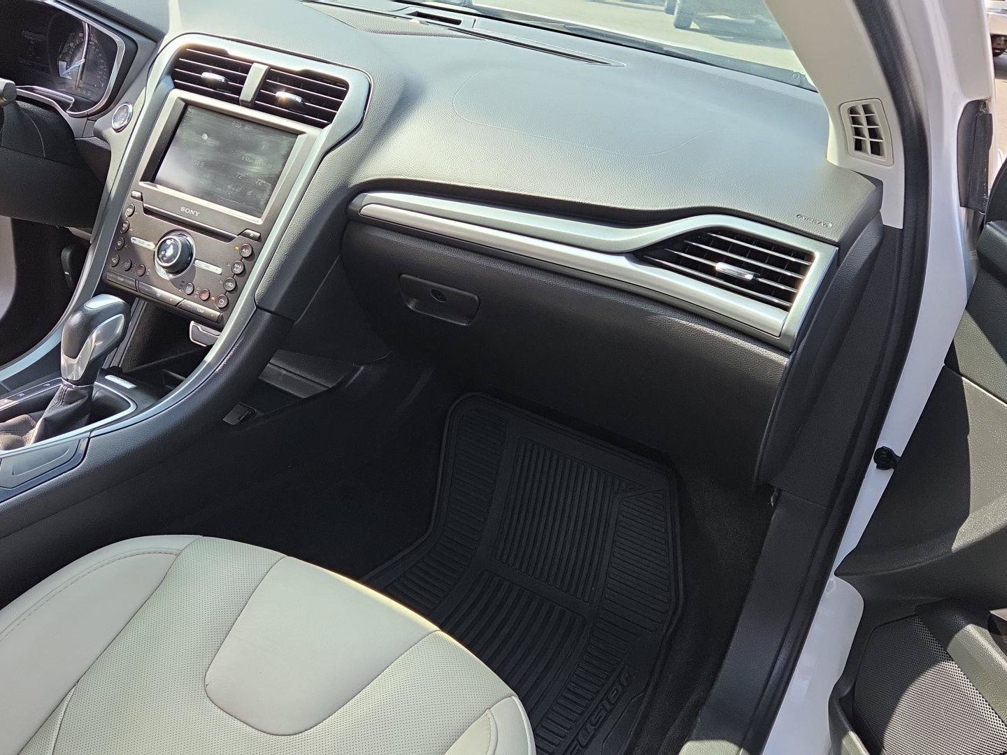 Used 2016 Ford Fusion Titanium FWD image 27
