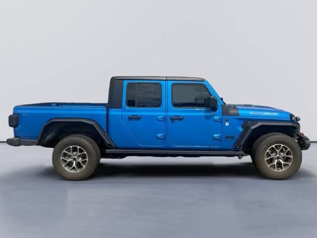 Used 2024 Jeep Gladiator Sport AWD/4WD image 2