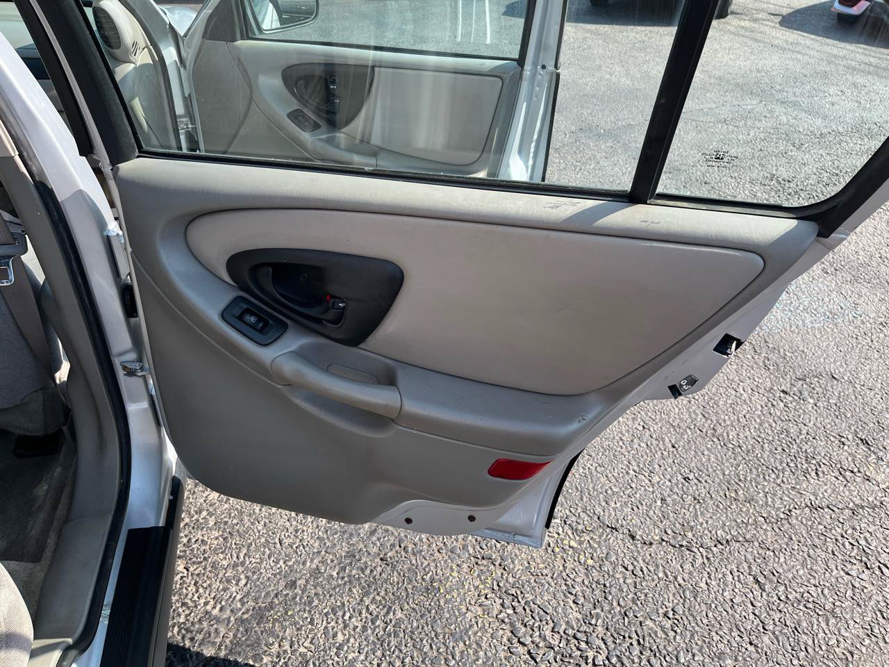 Used 2005 Chevrolet Malibu Classic FWD image 27