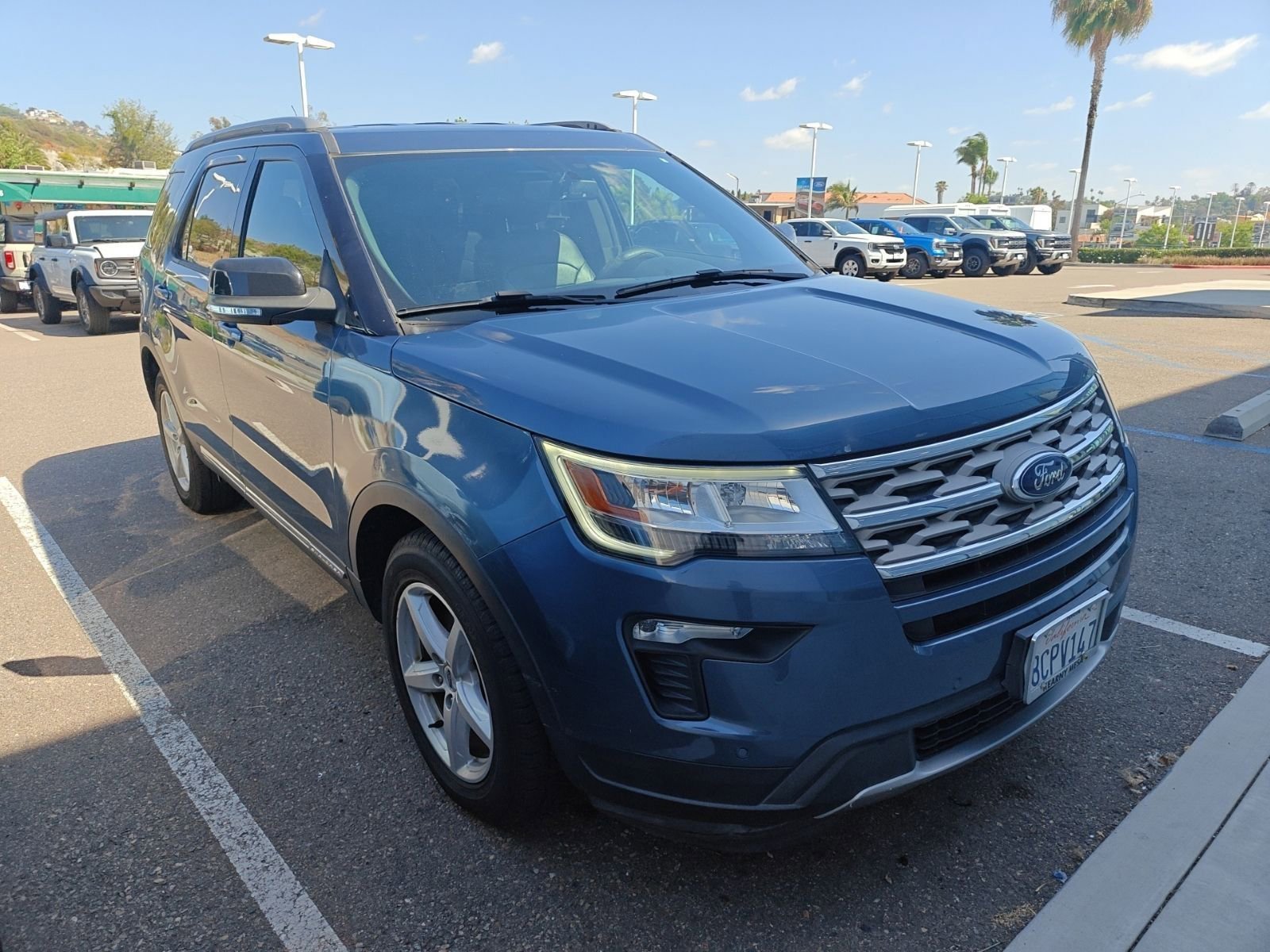 Used 2018 Ford Explorer XLT w/ Equipment Group 202A FWD image 2