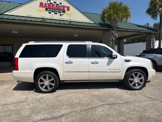 Used 2013 Cadillac Escalade ESV Luxury RWD image 2