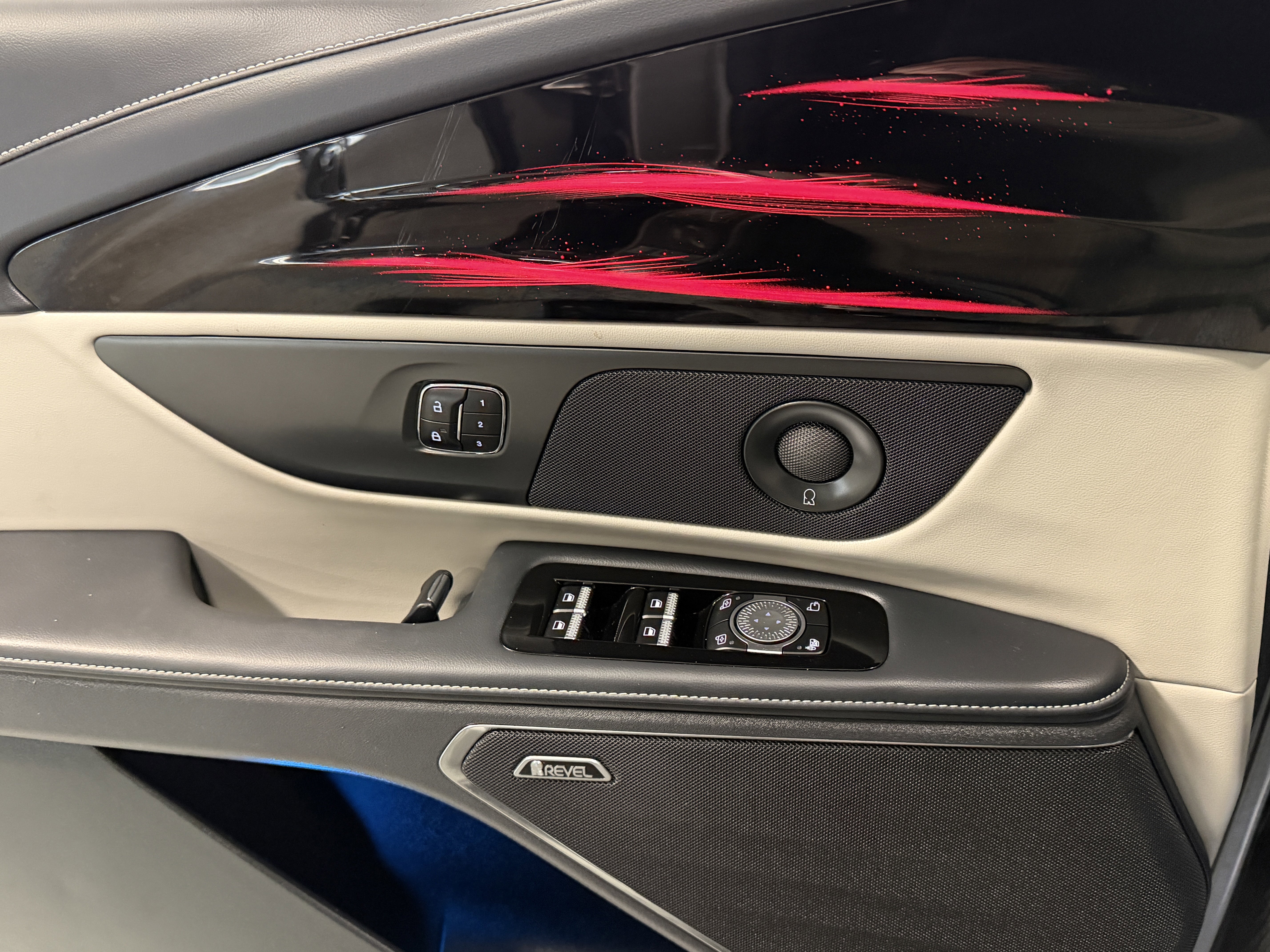 Used 2025 Lincoln Nautilus Reserve image 21