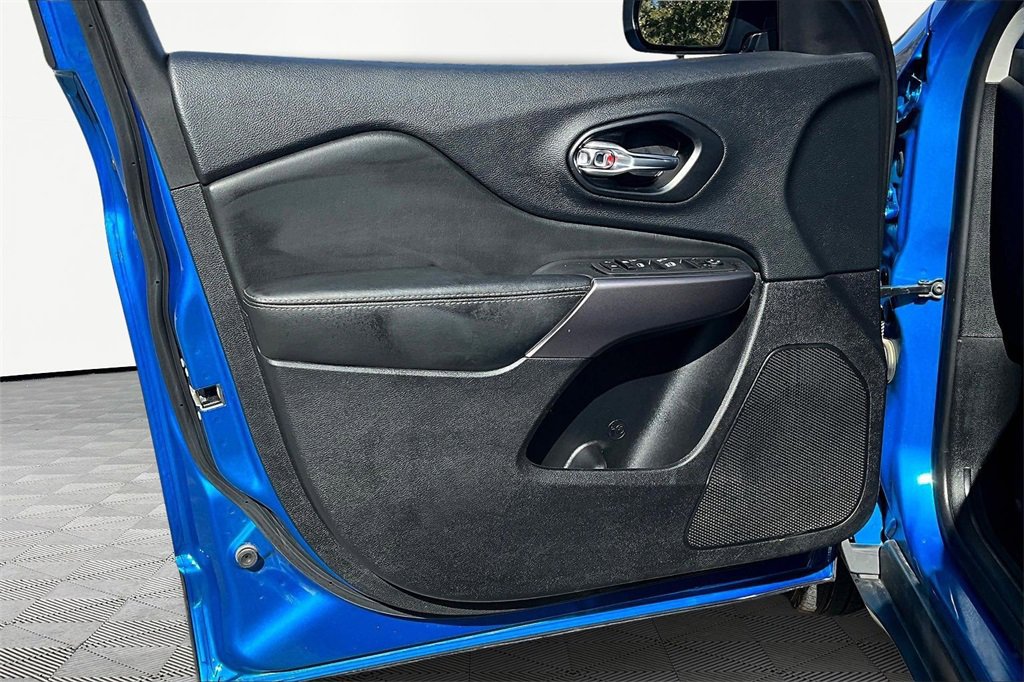 Used 2022 Jeep Cherokee Latitude Lux image 23