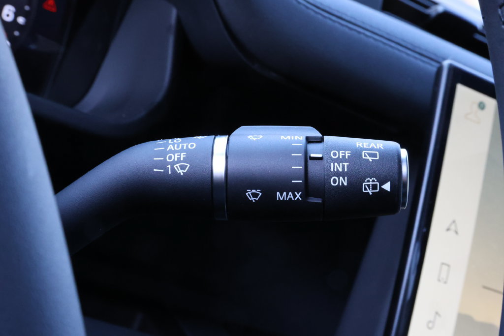New 2026 Land Rover Defender 110 X-Dynamic SE AWD/4WD image 20