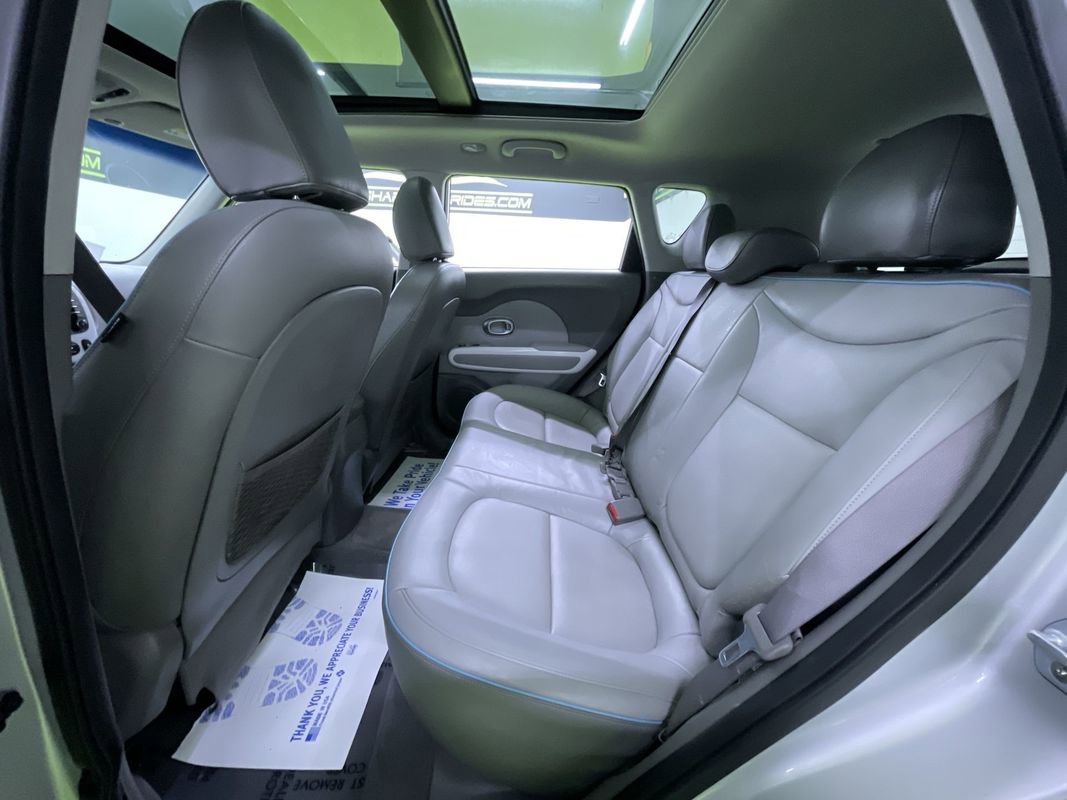 Used 2016 Kia Soul EV + w/ Sun & Fun Package image 28