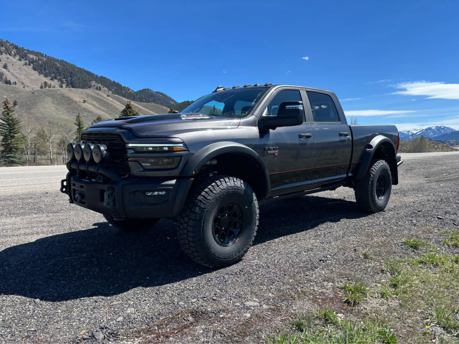New 2025 RAM 2500 Laramie AWD/4WD image 7