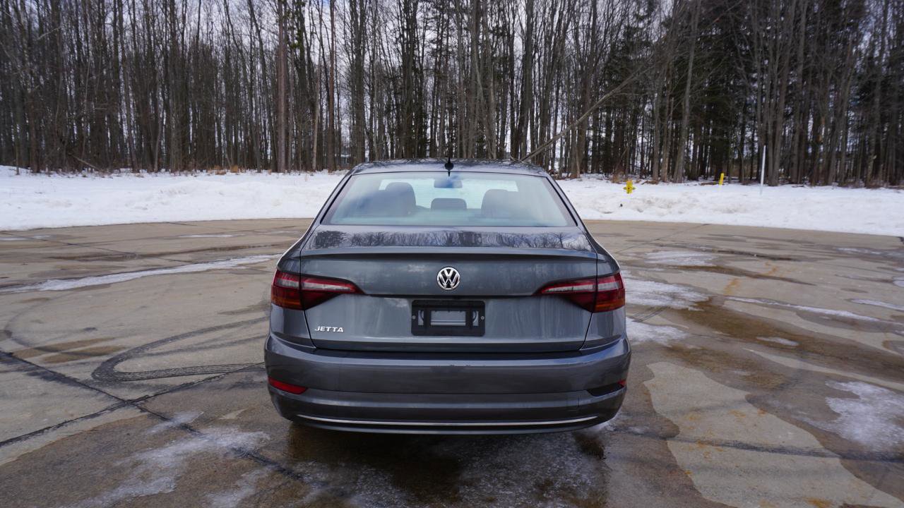 Used 2019 Volkswagen Jetta R-Line image 4