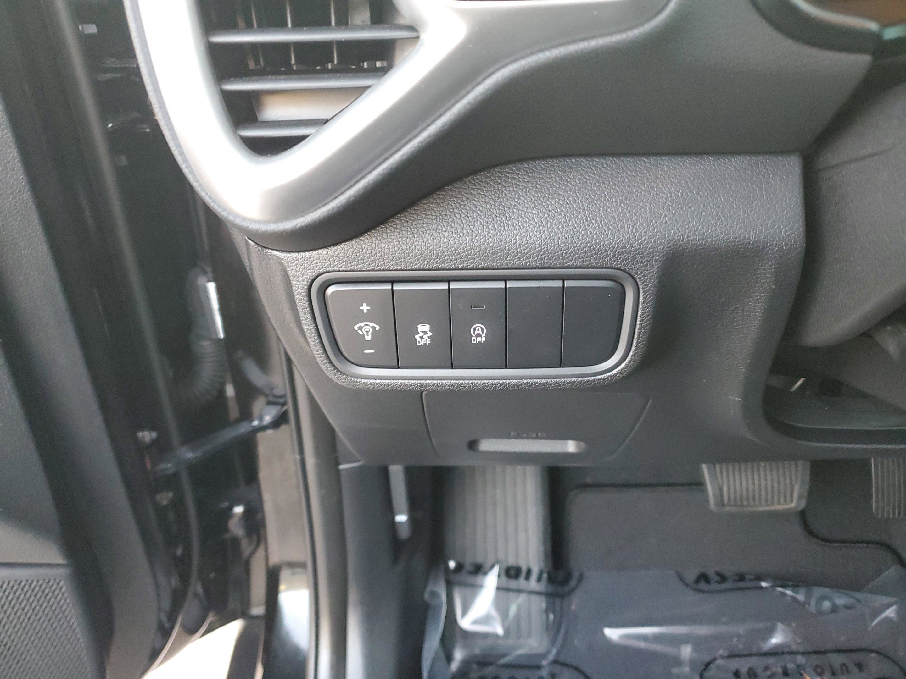 Certified 2025 Kia Soul LX image 29