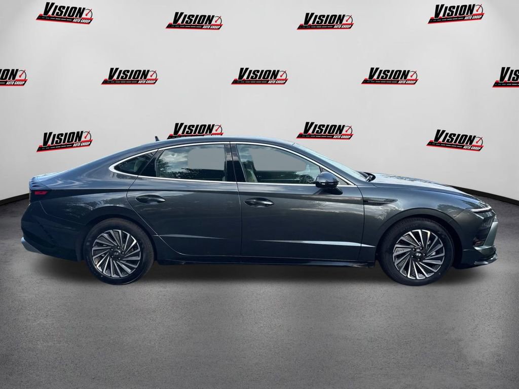 New 2025 Hyundai Sonata SEL image 4