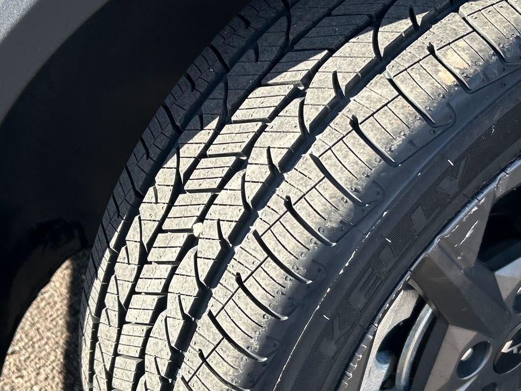 Used 2025 Kia K4 LXS image 27