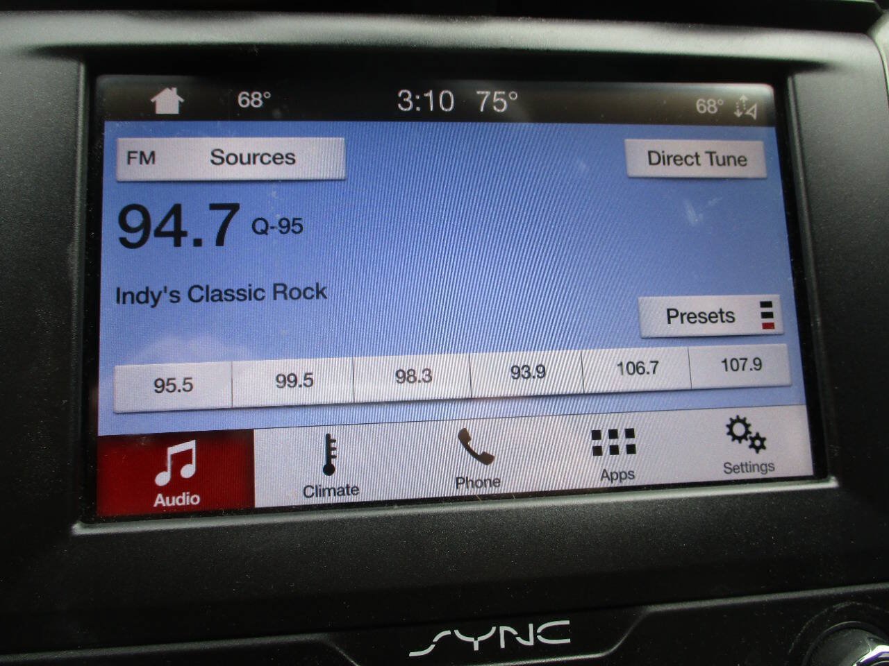 Used 2019 Ford Fusion SE FWD image 17