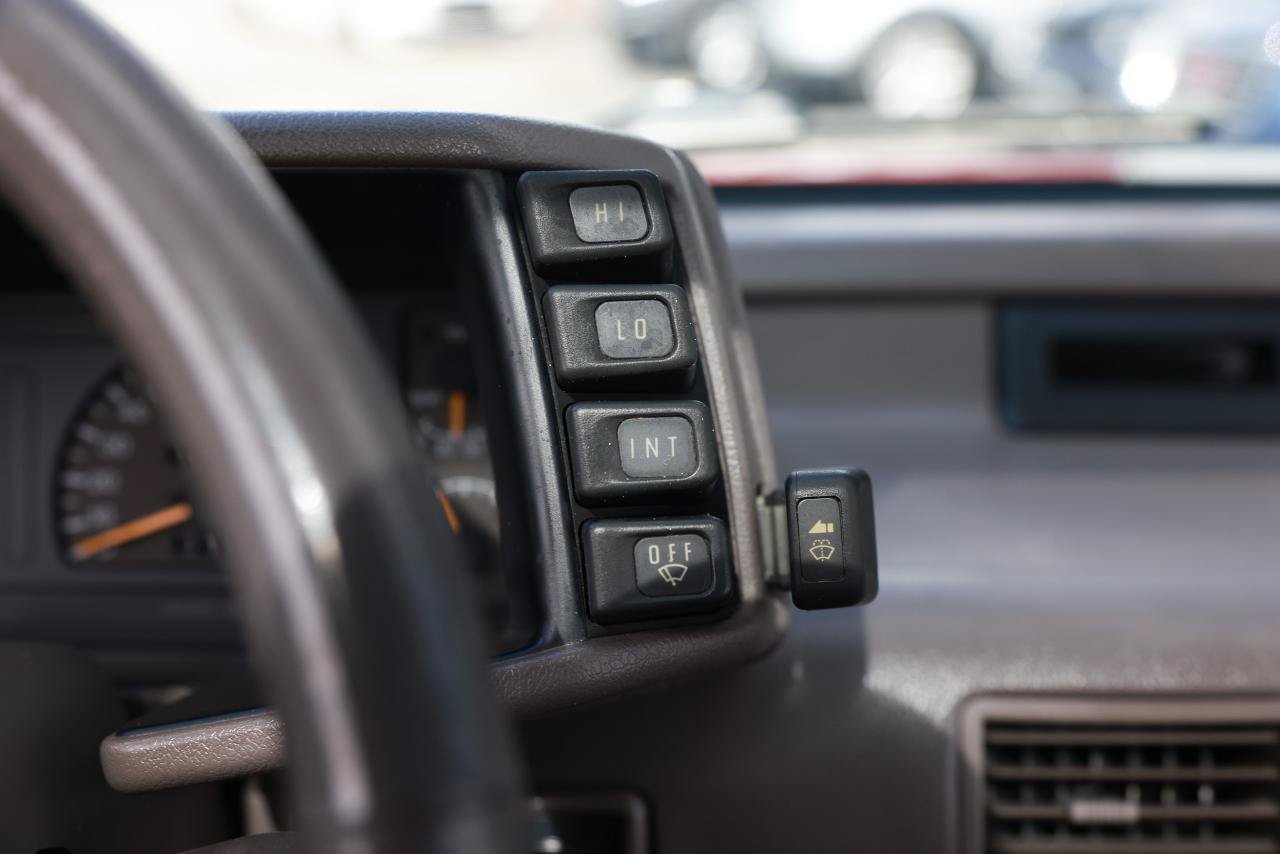 Used 1994 Isuzu Rodeo LS RWD image 28