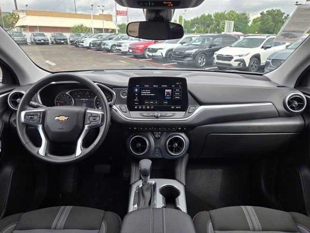 Used 2025 Chevrolet Blazer LT AWD/4WD image 24