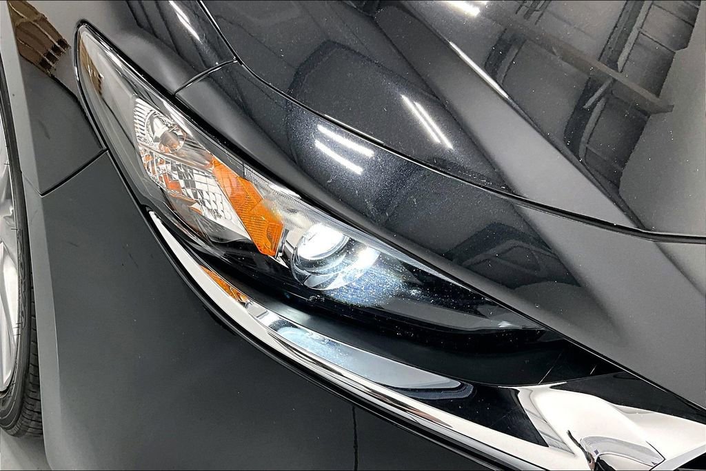 Used 2023 MAZDA MAZDA3 s image 37