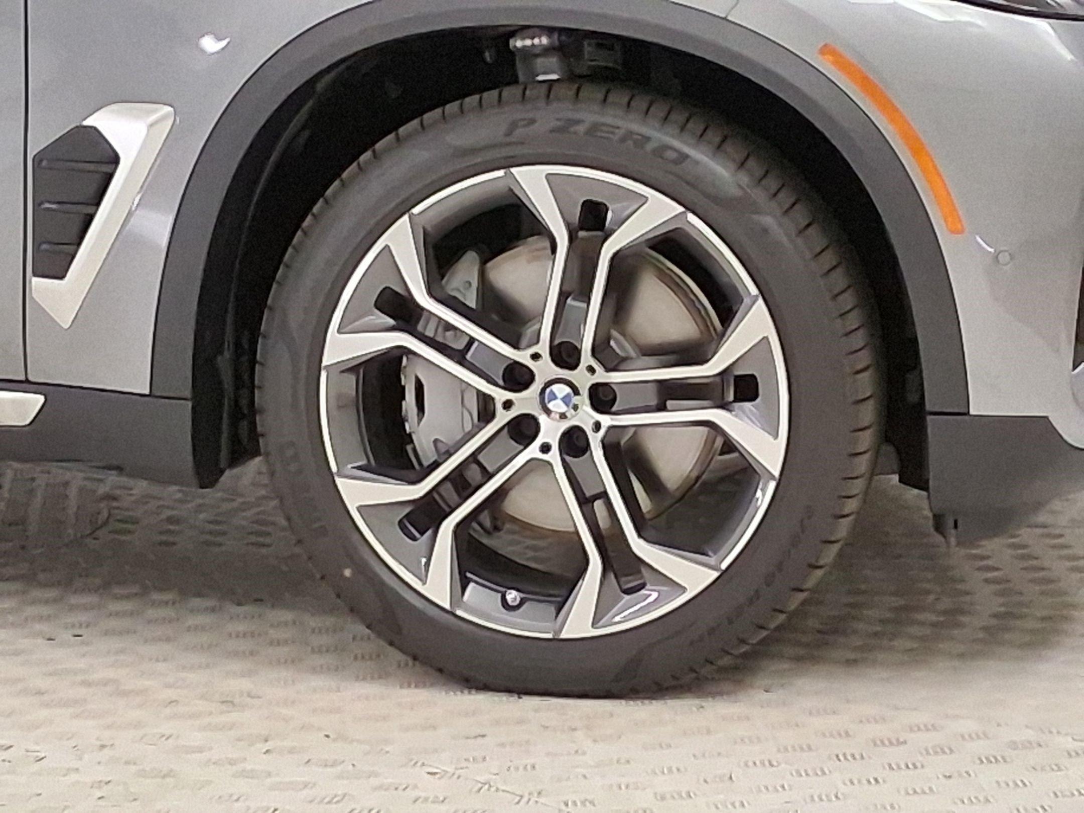 New 2026 BMW X5 xDrive50e w/ Premium Package AWD/4WD image 10