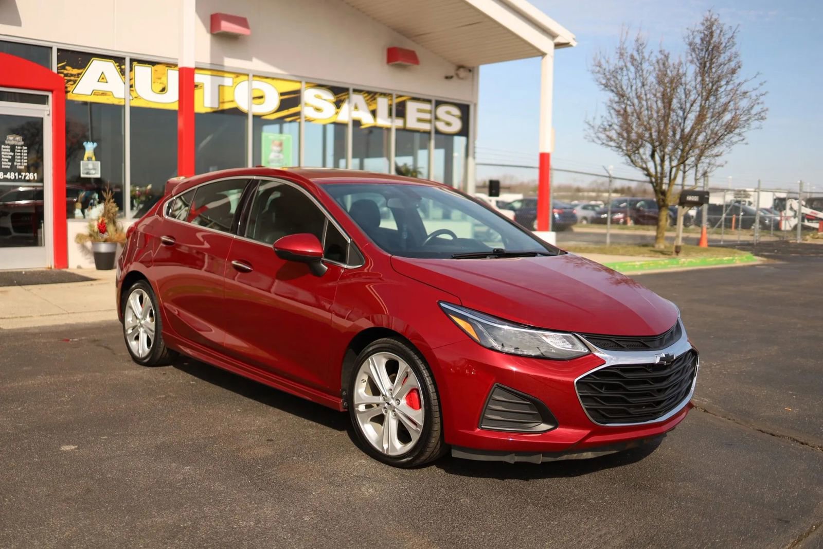 Used 2017 Chevrolet Cruze Premier FWD image 3