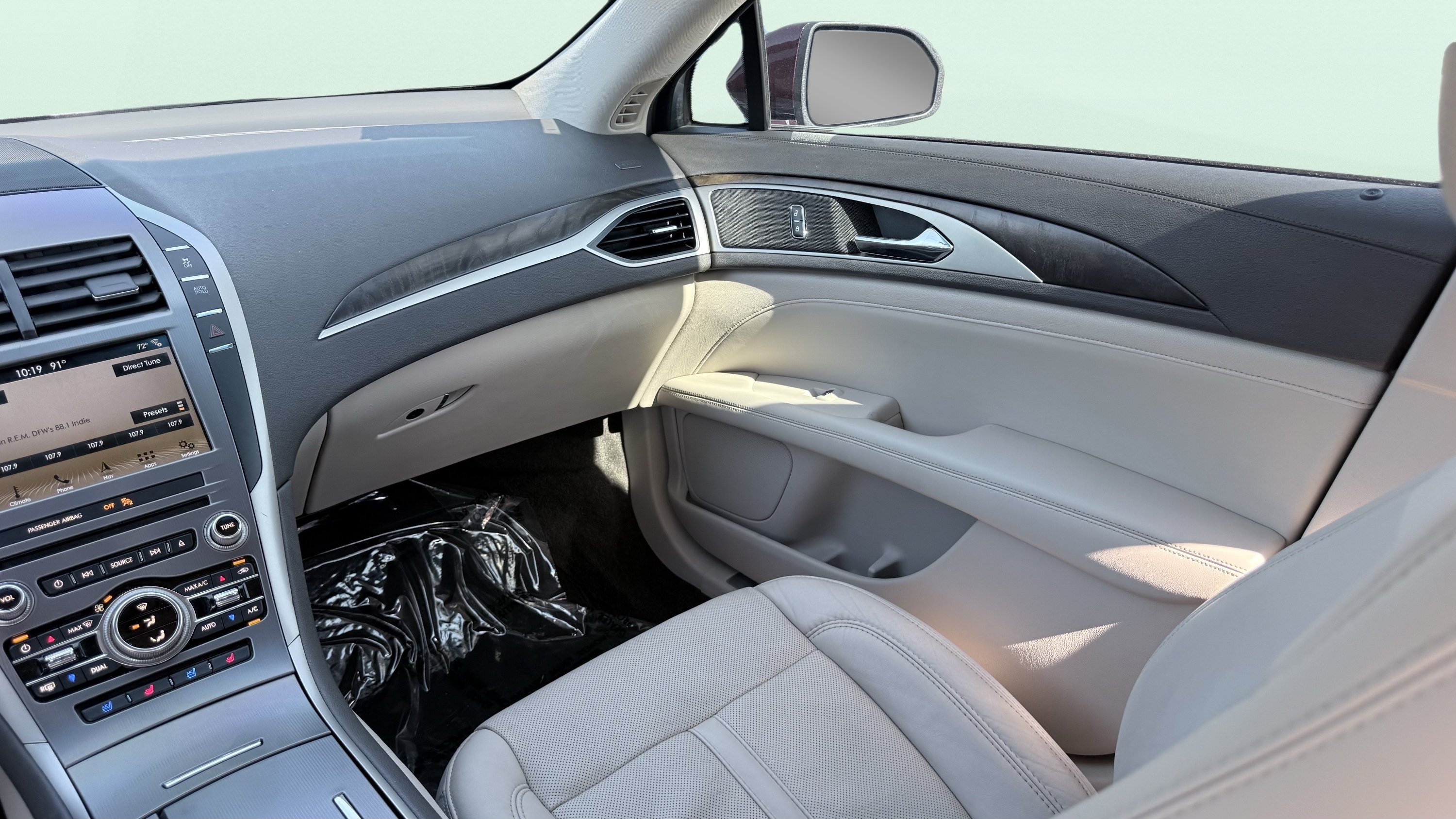 Used 2017 Lincoln MKZ Reserve FWD image 44