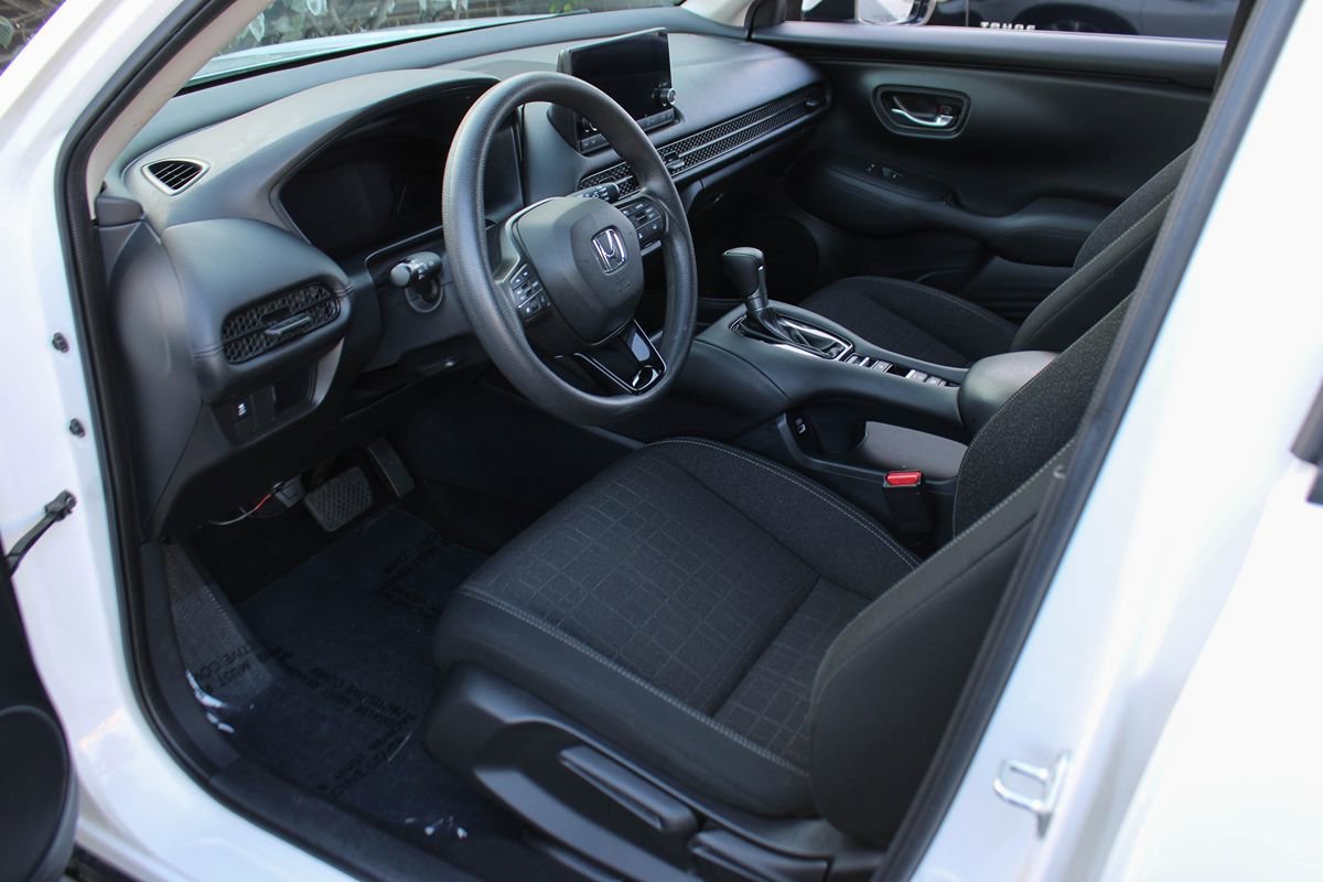 Used 2023 Honda HR-V LX image 15