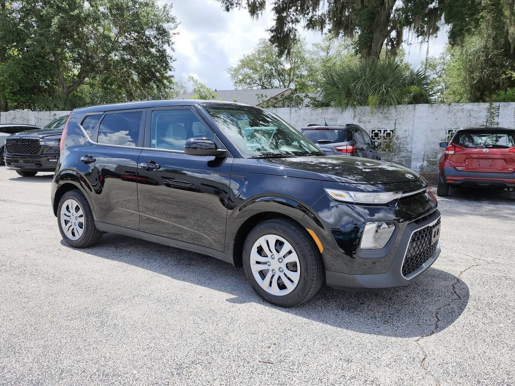 Certified 2021 Kia Soul LX FWD image 2