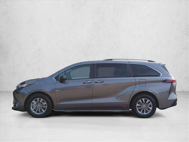 Used 2022 Toyota Sienna XLE w/ XLE Plus Package FWD image 9