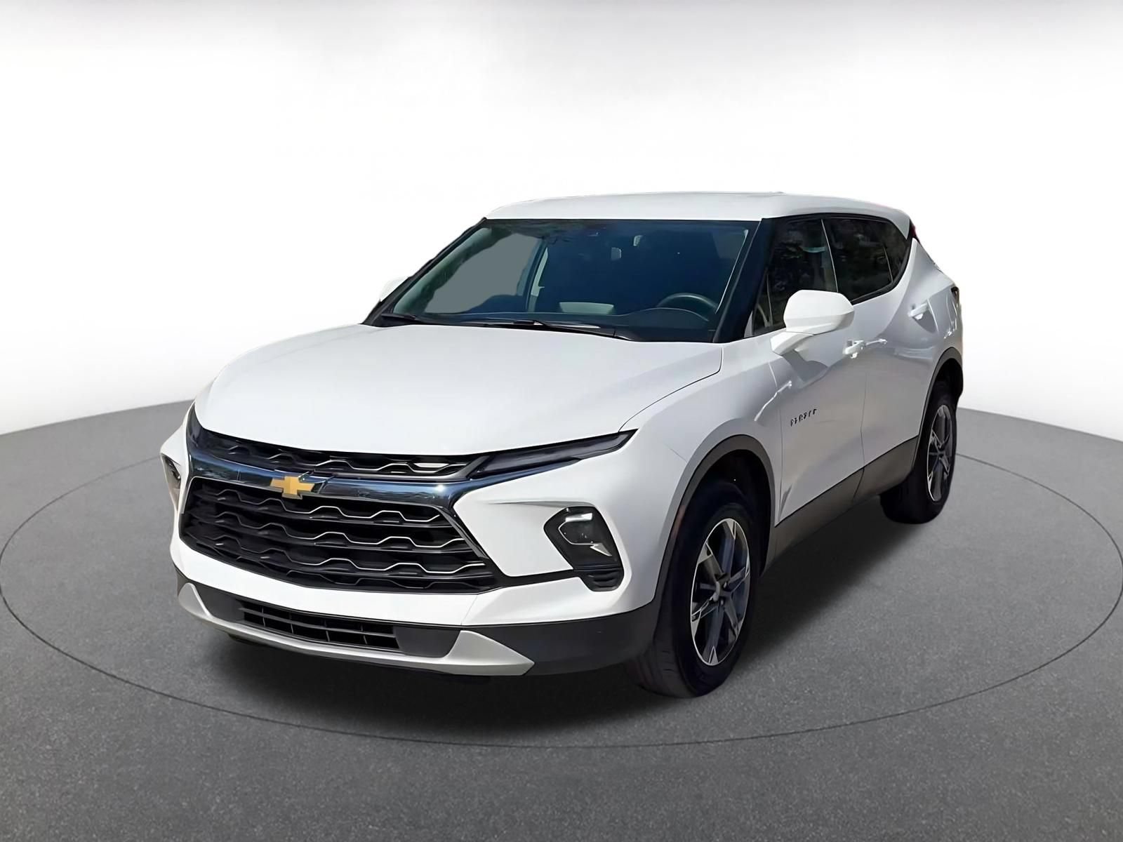 Used 2026 Chevrolet Blazer LT FWD image 6