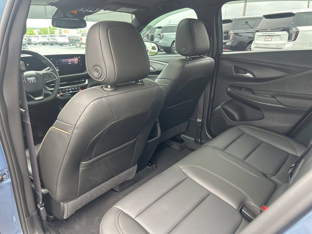 Used 2024 Buick Envista Avenir FWD image 38