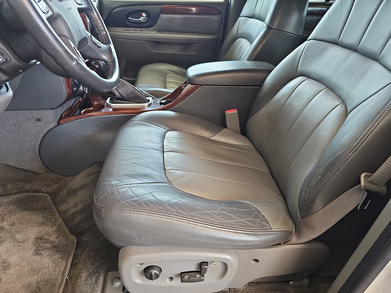 Used 2004 GMC Envoy SLT AWD/4WD image 19