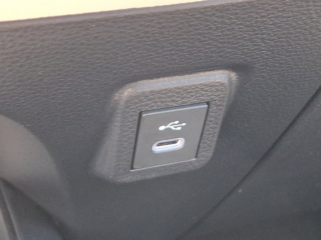 Used 2027 Toyota Corolla LE FWD image 24