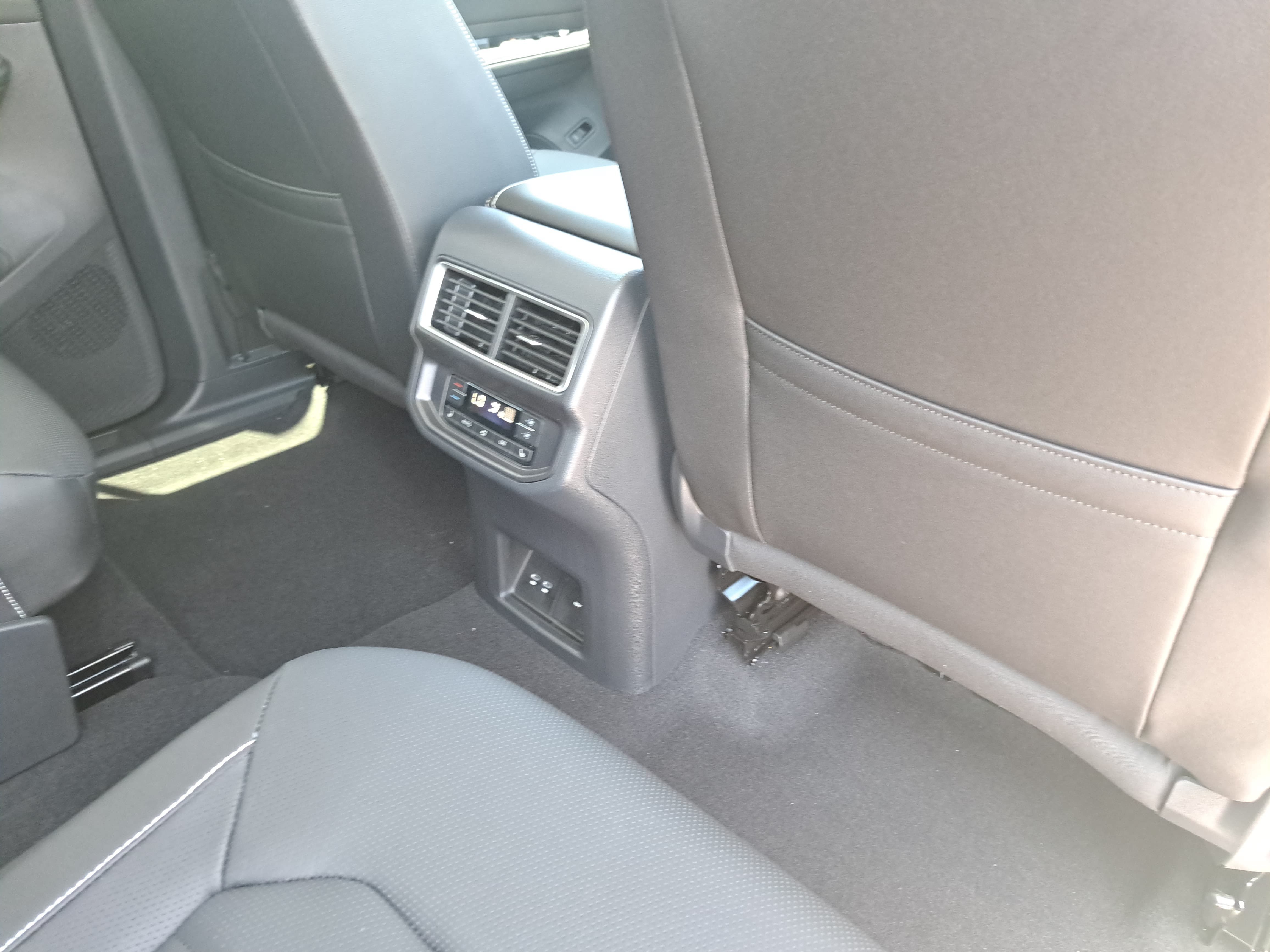 New 2026 Volkswagen Atlas SEL AWD/4WD image 11