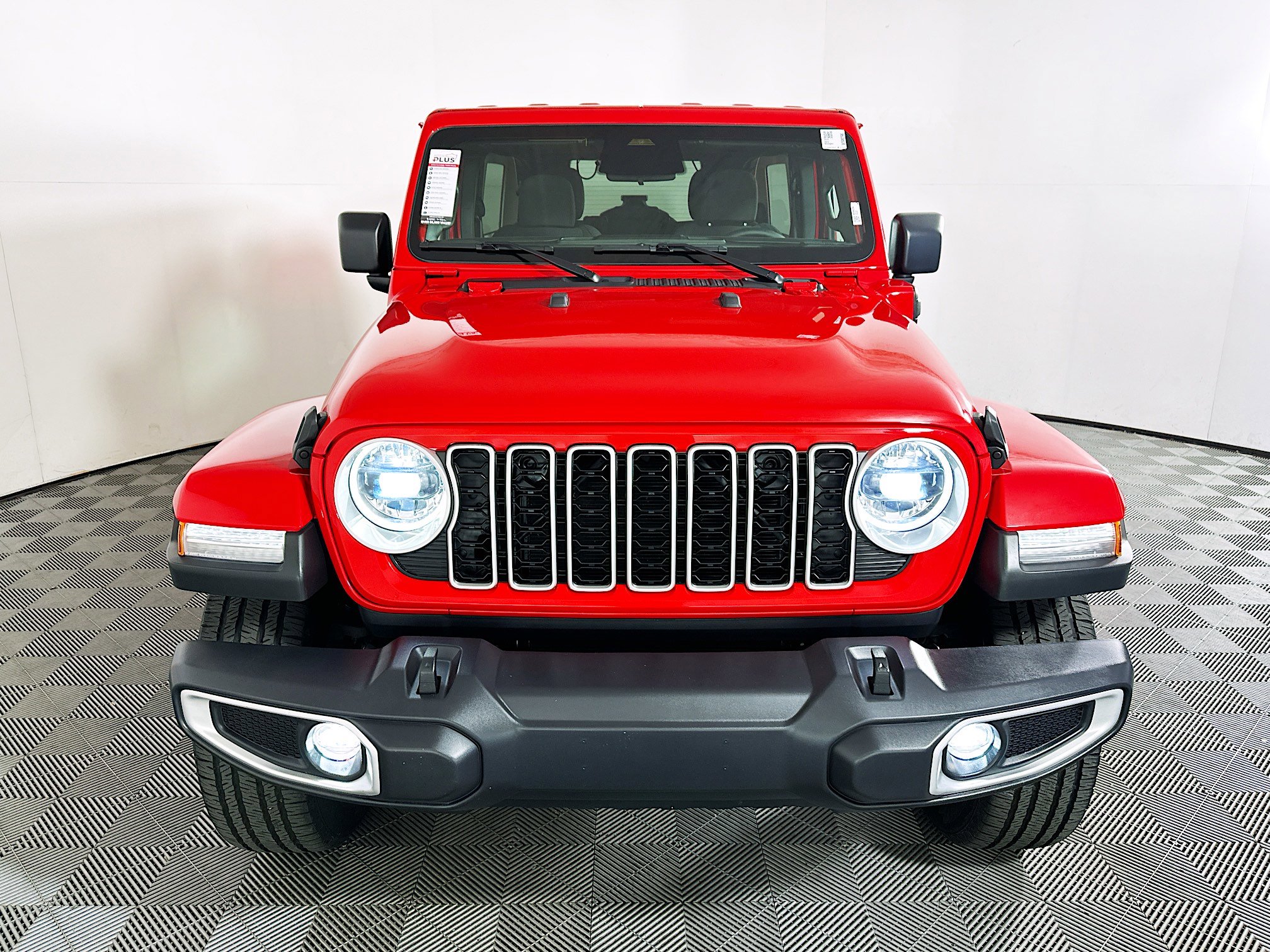 Used 2025 Jeep Wrangler Sahara w/ Safety Group image 8