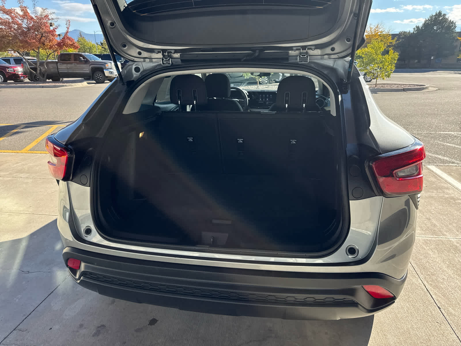 Certified 2025 Chevrolet Trax LS image 24