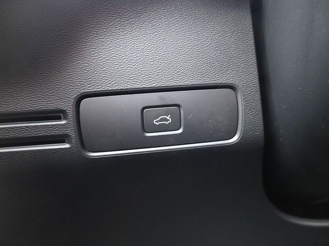 New 2026 Volvo XC40 B5 Plus w/ Protection Package Premier image 28