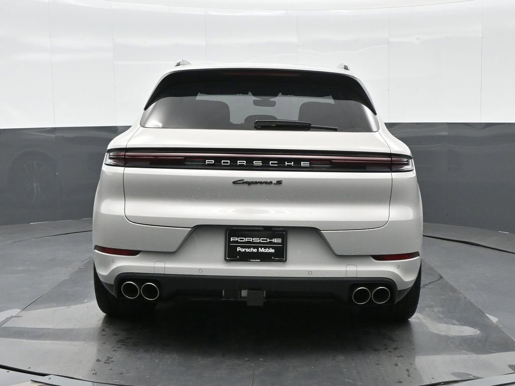 New 2026 Porsche Cayenne S image 3
