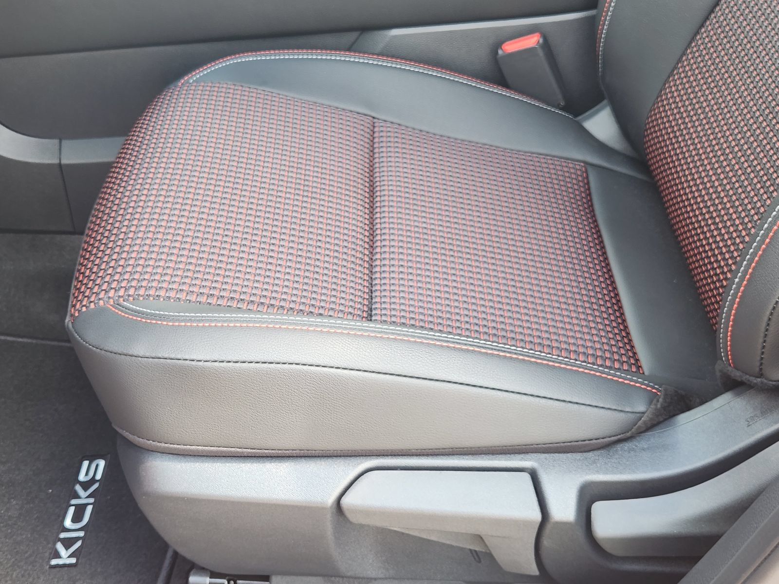 New 2027 Nissan Kicks SR AWD/4WD image 22