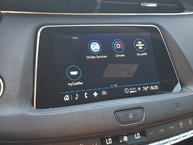 Used 2021 Cadillac XT4 Luxury w/ Cold Weather Package AWD/4WD image 17
