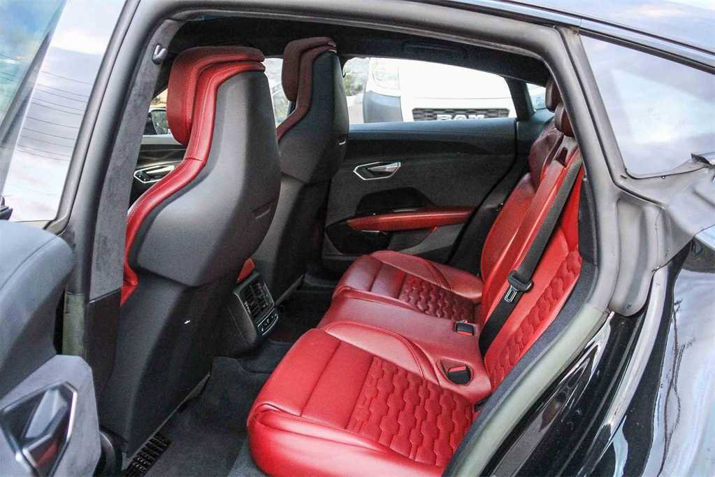 Used 2024 Audi RS e-tron GT w/ Carbon Performance Package image 17