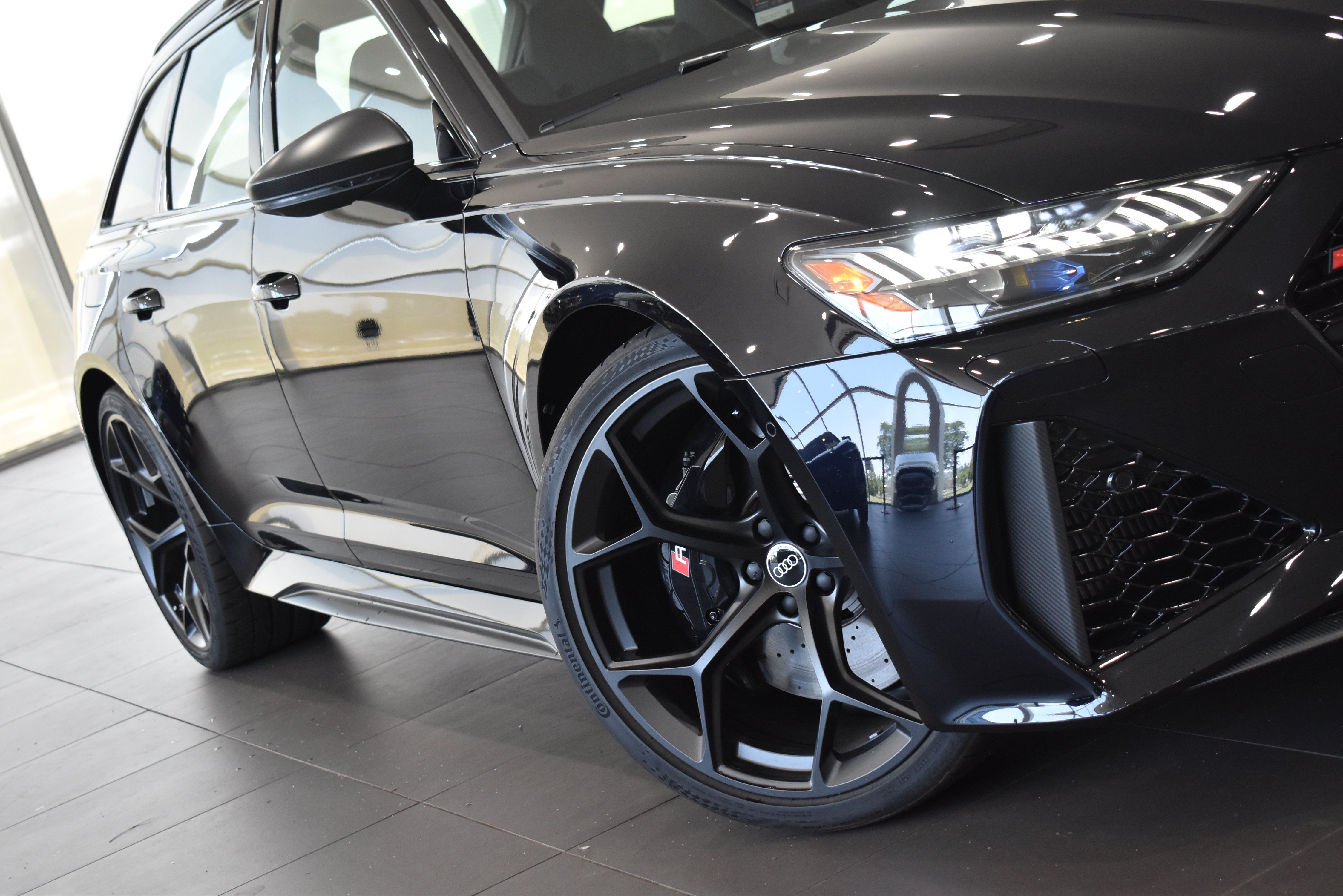 New 2025 Audi RS 6 performance image 3