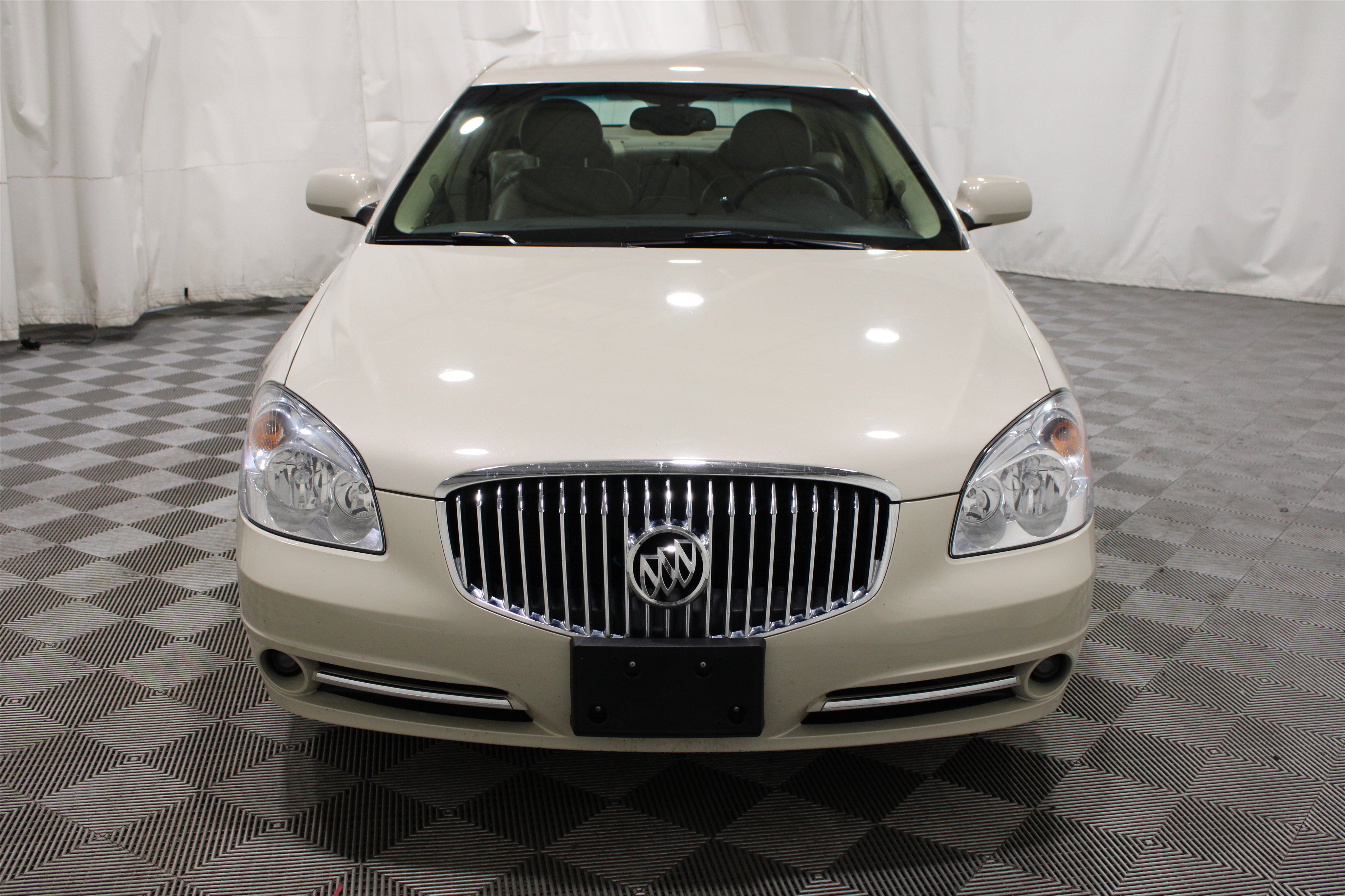 Used 2011 Buick Lucerne CXL w/ Driver Confidence Package FWD image 31