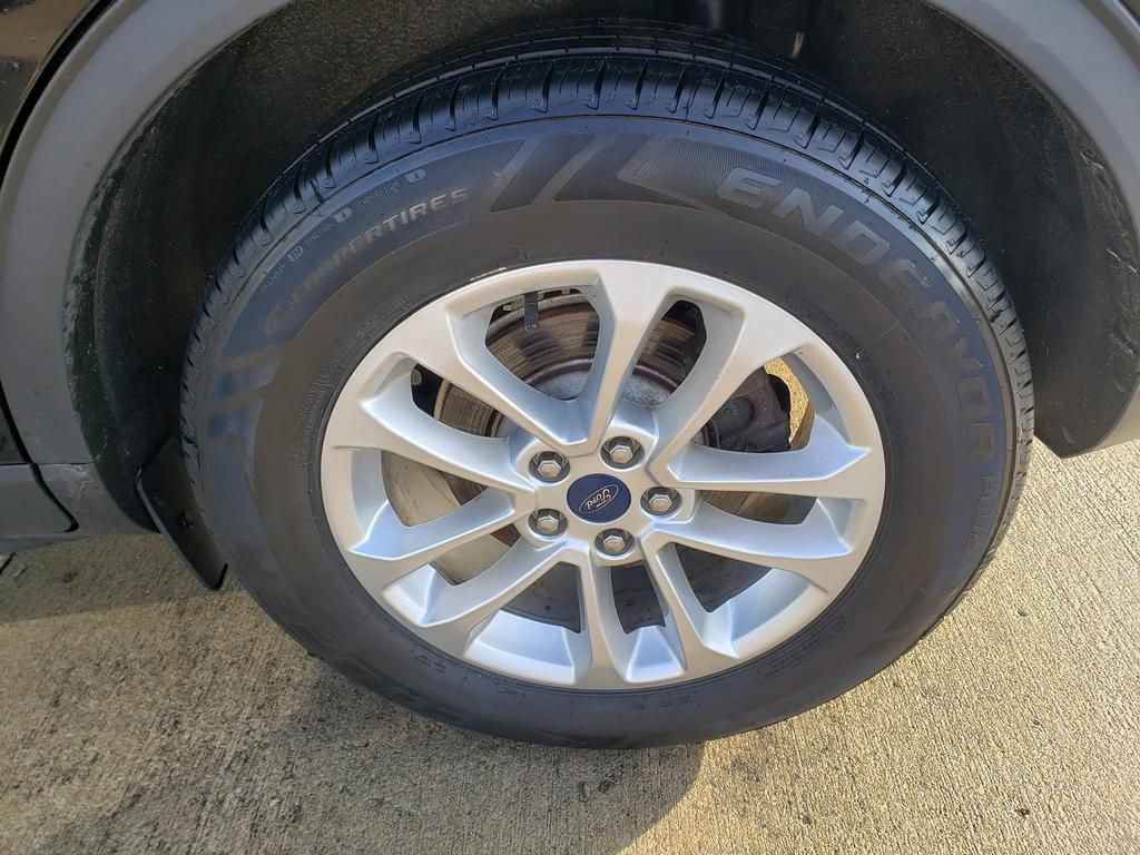 Used 2020 Ford Escape SE image 43