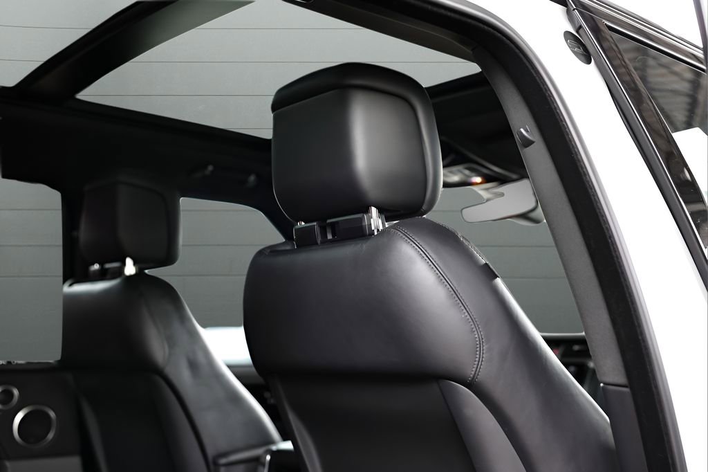 Used 2022 Land Rover Range Rover P525 Westminster Edition image 59