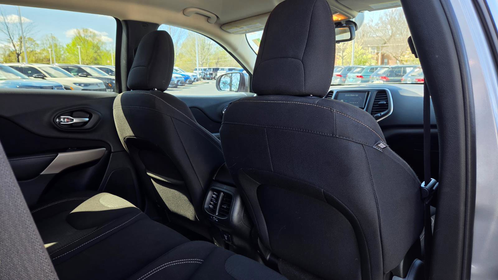 Used 2017 Jeep Cherokee Latitude w/ Safety/Convenience Group image 43